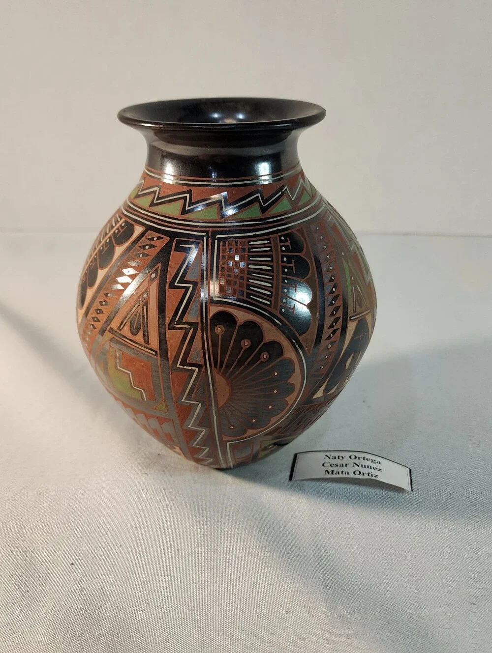 Handcrafted Olla, Mata Ortiz Pottery by Naty Ortega and Cesar Nunez